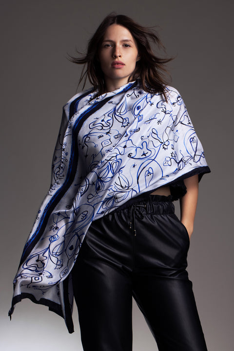 Printed rectangle silk scarf in white and blue