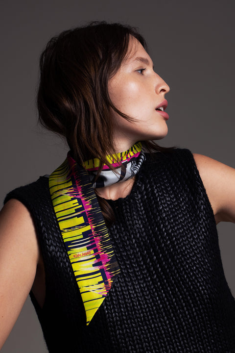 Skinny printed silk twill scarf with diagonal edges