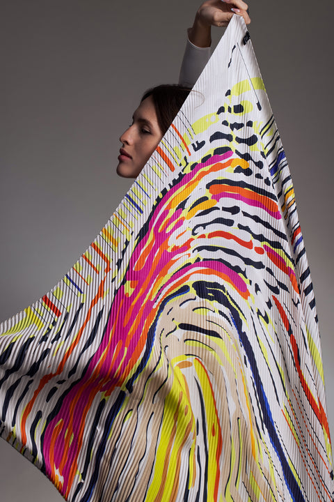 Printed Plissé silk scarf in vibrant colors