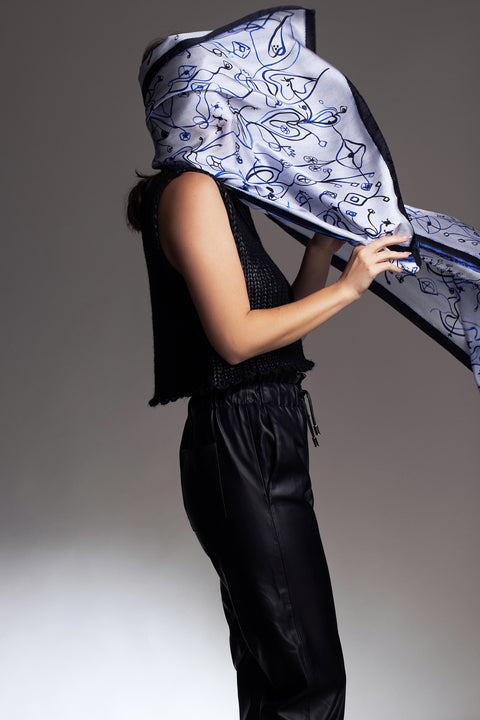 Printed rectangle silk scarf in white and blue