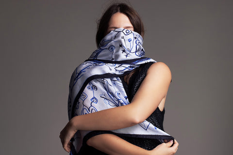 Printed rectangle silk scarf in white and blue