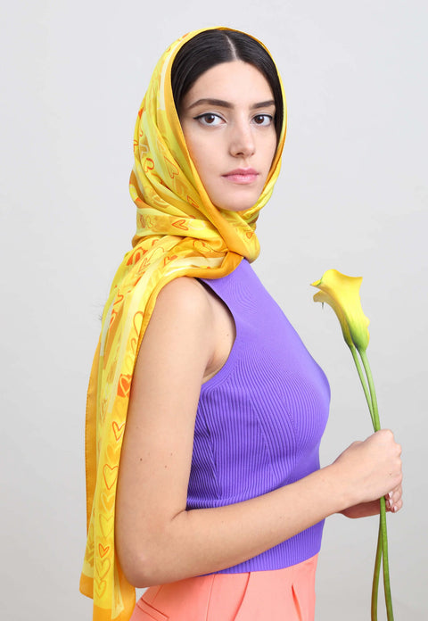 Long silk scarf printed with yellow hearts