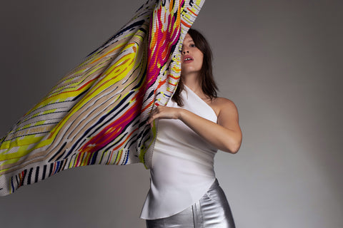 Printed Plissé silk scarf in vibrant colors